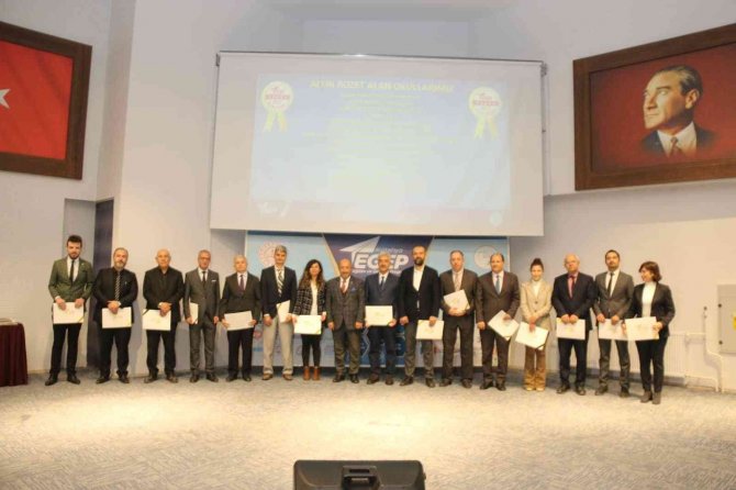 Kütahya Köprüören Tek Termik Ortaokulu’na Altın Rozet