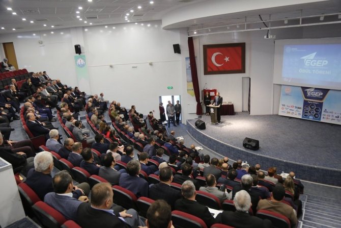 Kütahya’da 30 Okula Altın, 135 Okula Gümüş Rozet