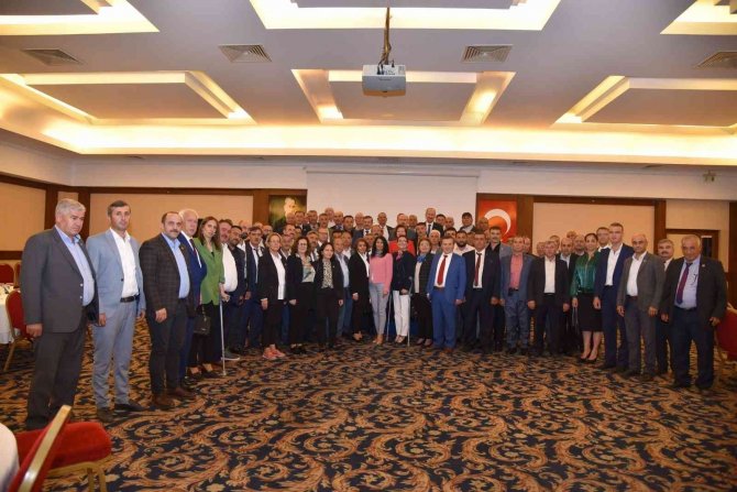 Vali Karadeniz, Muhtarlarla Yemekte Bir Araya Geldi