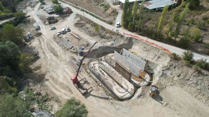 Demirci Aat’de Betonarme İmalatlar Devam Ediyor