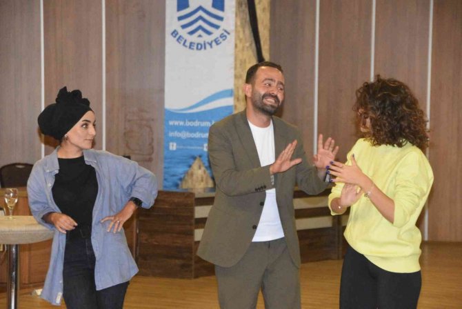 Bodrum’da Avukatlar Duruşma Salonlarından Tiyatro Sahnelerine Sanat Akımı Başlattı