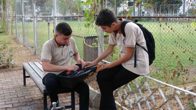 Üreterek Hayallerine Koşuyorlar