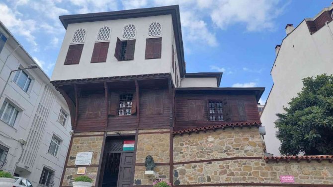 Osmanlı’nın Güven Ve Misafirperverliğinin Sembolü Olan Müzeye Ziyaretçi Akını