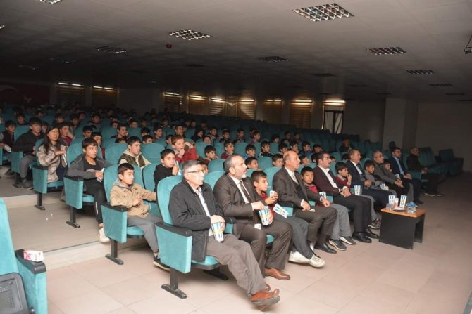 Peygamber Efendimizin Hicretini Anlatan ‘Tay’ Filminin Gösterimi Yapıldı