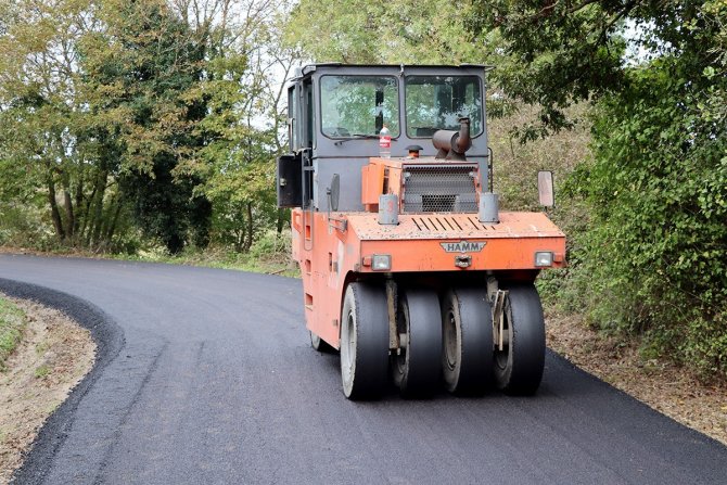 O İlçenin Kırsalında Asfalt Çalışmaları Başladı