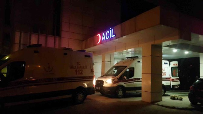 Lüks Otomobiller Kağıt Gibi Ezildi: 4 Yaralı