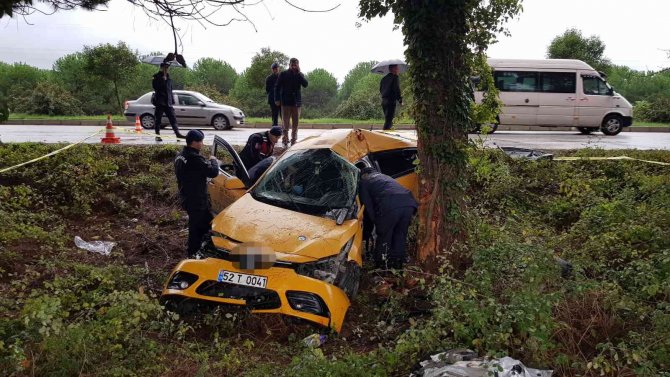 Hastane Yolunda Kaza: 1 Ölü, 1 Yaralı