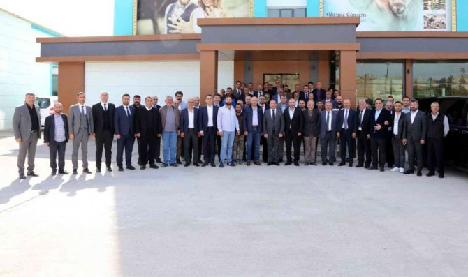 Eken: "Yapacağız, Edeceğiz Diyerek Seçimden Seçime Kapılarını Çalmıyoruz"