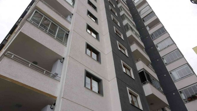 Çocuklarını Görmeye Gitti, Eski Eşinin Erkek Arkadaşı Bıçakladı