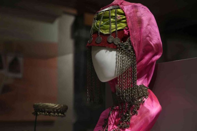 Tunceli Müzesi 2 Bin Eserle Tarihe Işık Tutuyor