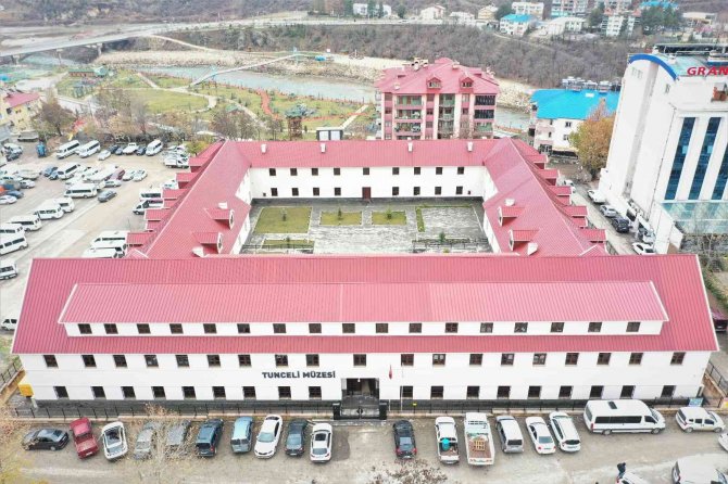 Tunceli Müzesi 2 Bin Eserle Tarihe Işık Tutuyor