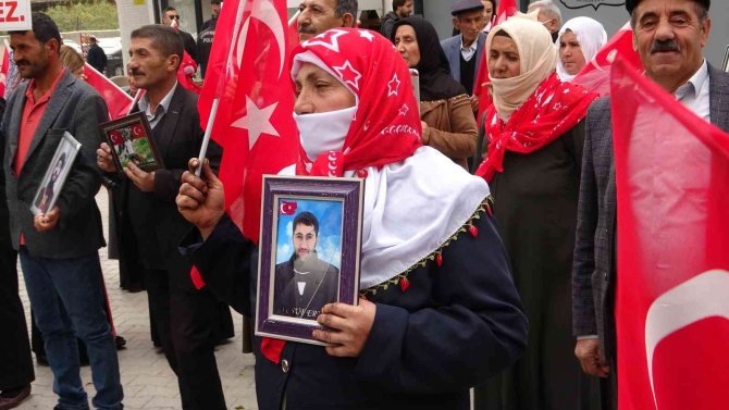 Vanlı Ailelerin Evlat Nöbeti Devam Ediyor