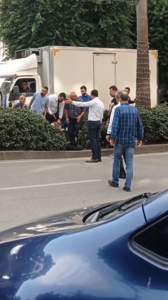 Para Çalıp Kaçan Zanlıyı Vatandaşlar Yakaladı