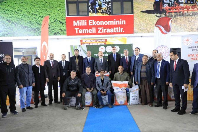 Ağrı’da Çiftçilere Hibe İle Tohum Dağıtımı Yapıldı