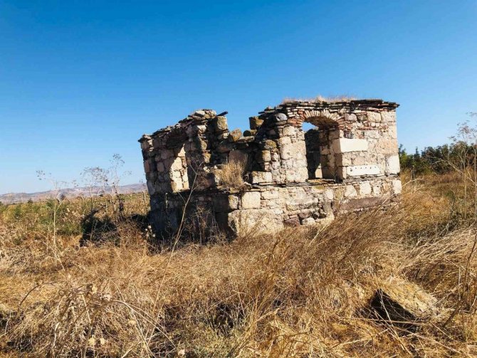 Fatih Sultan Mehmet’in Halası Fatma Sultan’a Ait Türbe, Restorasyon Sonrası Ziyarete Açıldı