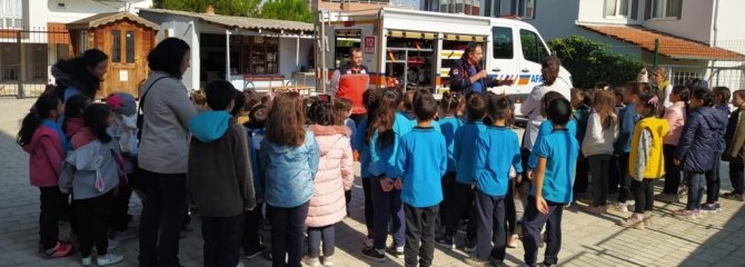 İ̇lkokul Öğrencilerine Yangın Ve Afet Eğitimi