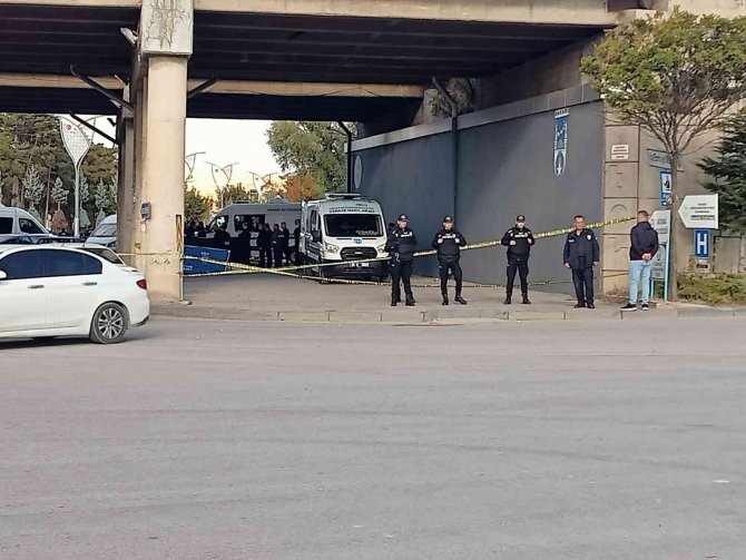 Cinnet Getiren Polis Memuru Eşini Ve Kayınpederini Vurduktan Sonra İntihar Etti