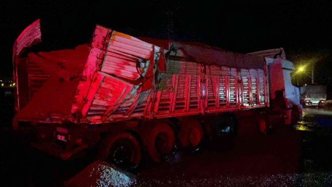 Batman’da Tır İle Yolcu Otobüsü Çarpıştı: 1 Ölü, 22 Yaralı