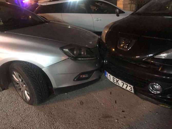 Bilecik’te Freni Boşalan Kamyonet, 6 Aracı Biçti: 1 Kişi Yaralandı