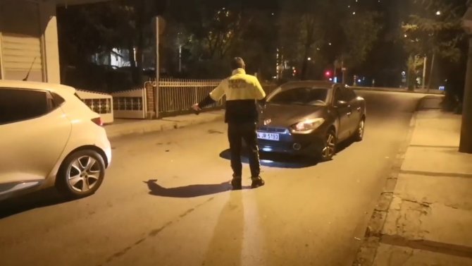 Uygulama Noktasında Polisi Gören Sürücü Böyle Kaçtı