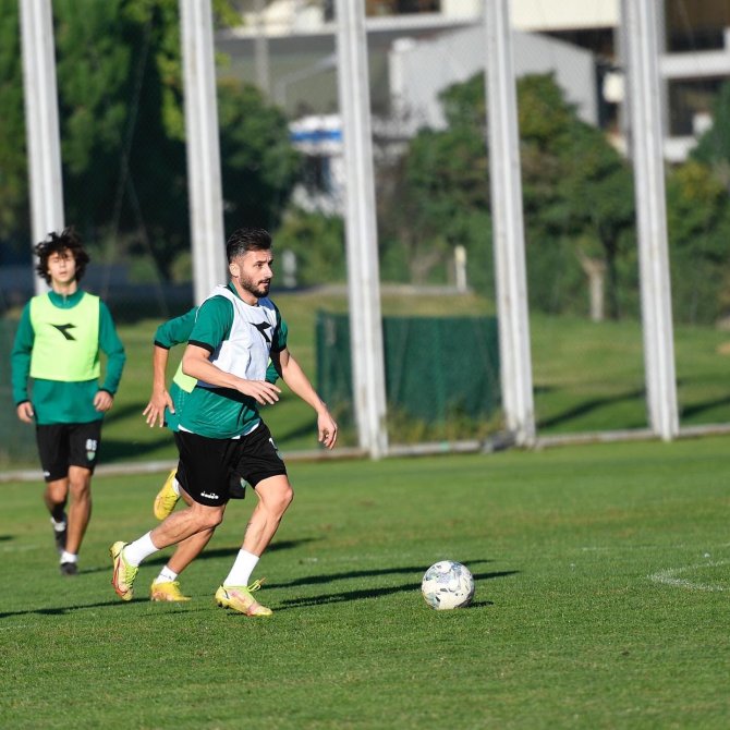 Bursaspor, İ̇negölspor Maçının Taktiğini Yaptı