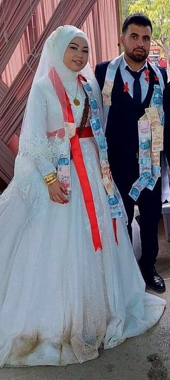 Başıboş Gezen Taya Motosikletle Çarpan 10 Günlük Evli Çift Ağır Yaralandı