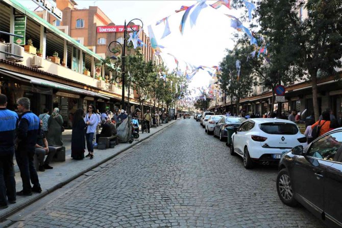 Diyarbakır’da Düzenlenen Festival, Esnafa Can Suyu Oldu