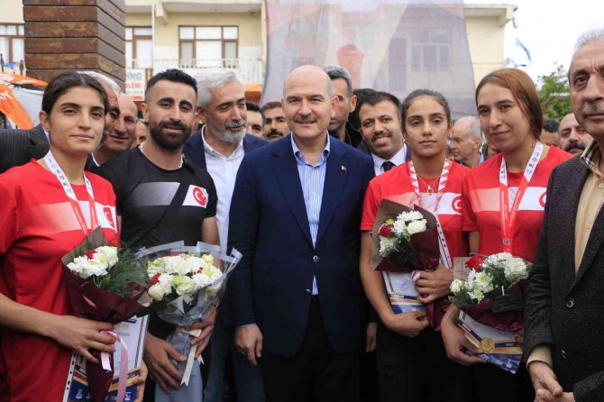 Bakan Soylu’nun Diyarbakır Temasları Sürüyor