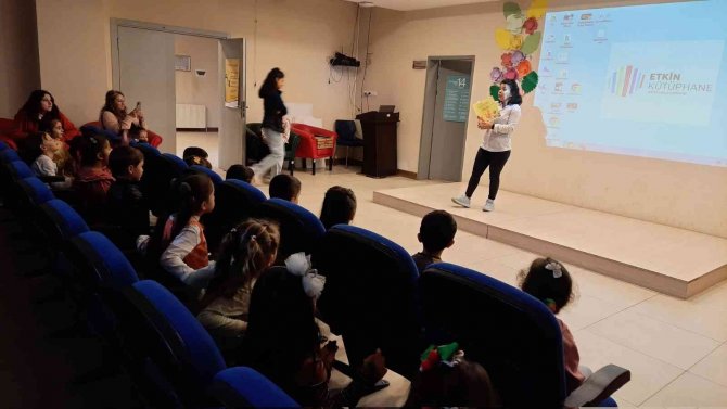 Okullar Açıldı, Kütüphane Canlandı