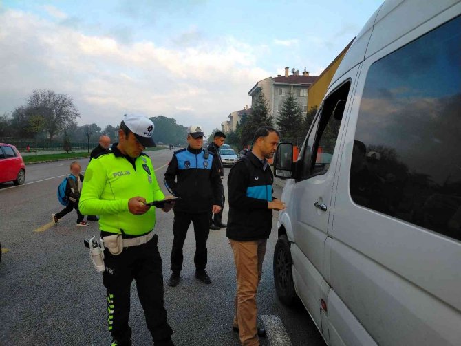 Okul Servislerine Sıkı Takip