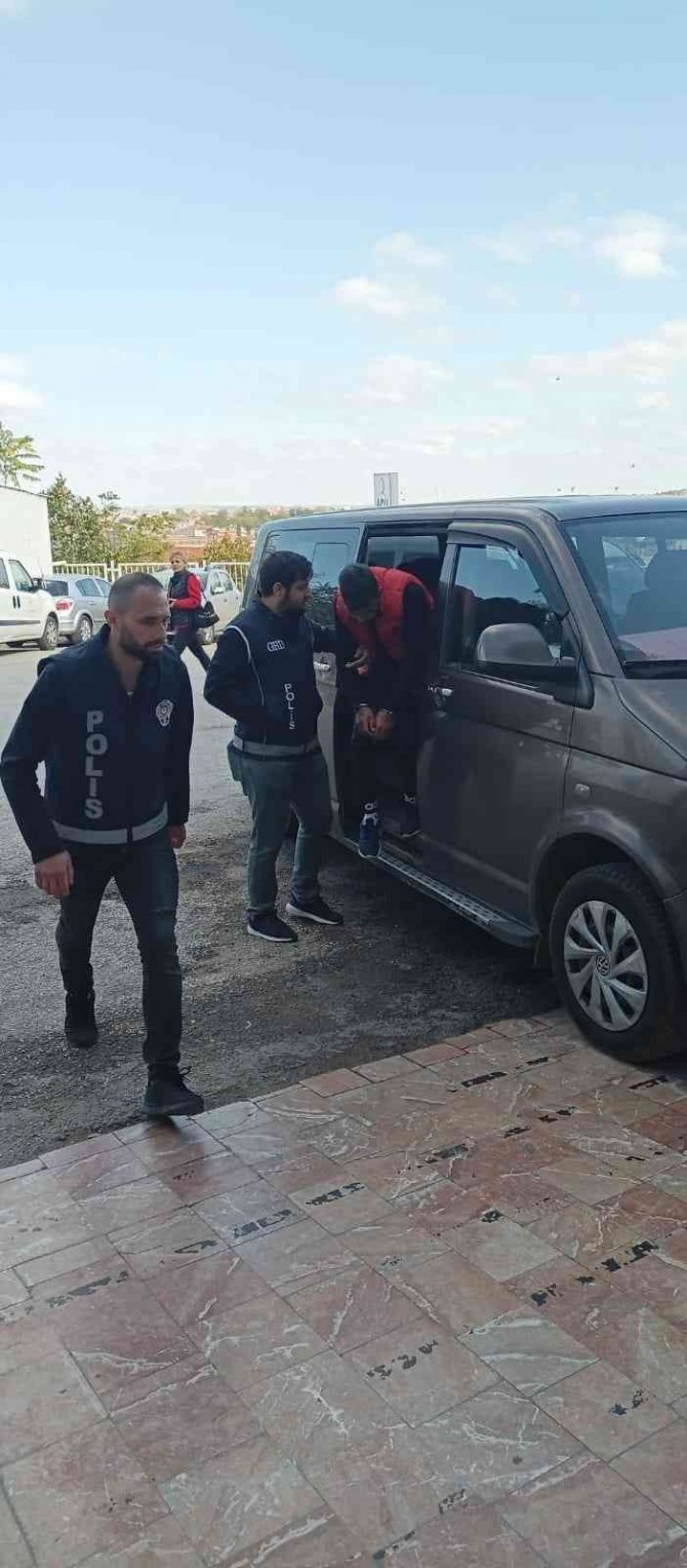 Uzunköprü’de Haklarında Kesinleşmiş Hapis Cezası Bulunan 3 Kişi Yakalandı