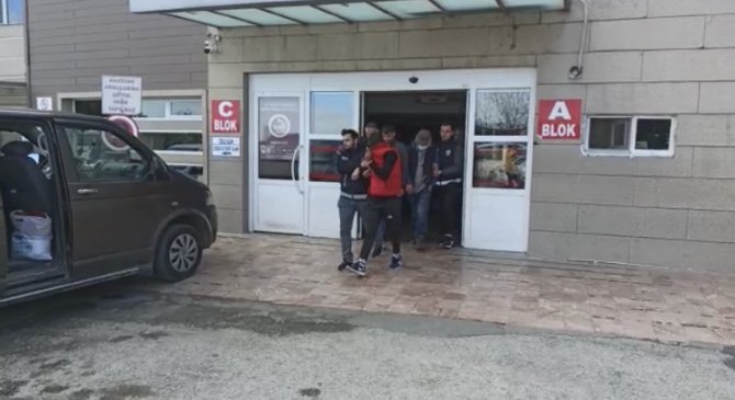 Uzunköprü’de Haklarında Kesinleşmiş Hapis Cezası Bulunan 3 Kişi Yakalandı
