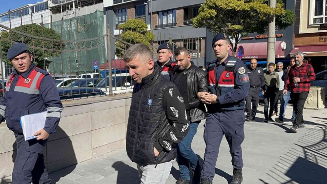 2 Akrabasını Yaralayan Şüpheli Adliyeye Sevk Edildi