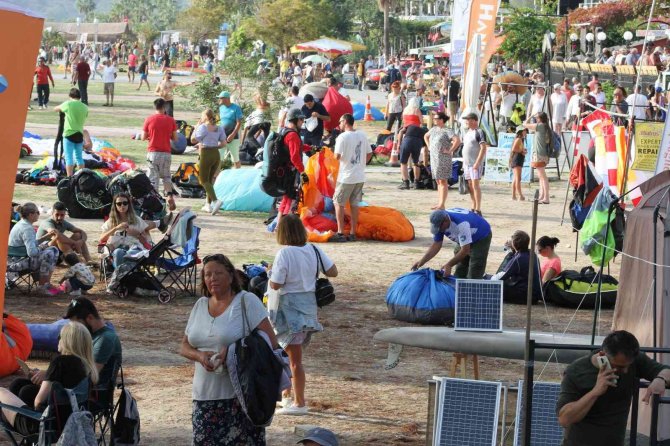 Fethiye’de 22. Uluslararası Ölüdeniz Hava Oyunları Festivali Devam Ediyor
