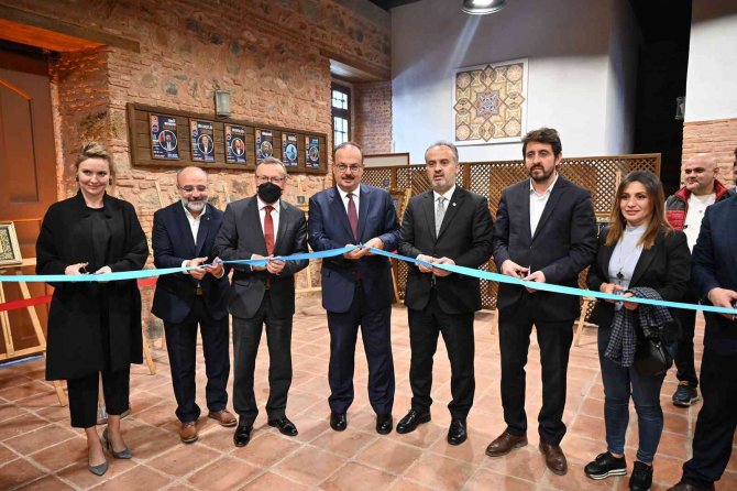 Yıldız Holding’in “Konuşan Yazılar” Sergisi Bursalılarla Buluştu