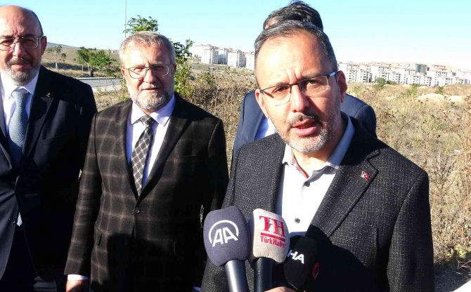 Bakan Kasapoğlu: "Kütahya Şehir Stadı Projesinin Çalışmalarına Bugün İtibariyle Başlıyoruz"