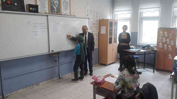 Milli Eğitim Müdürü Öğrencilerle Buluştu