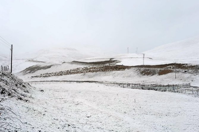 Gümüşhane’nin Yükseklerinde Kar Yağışı