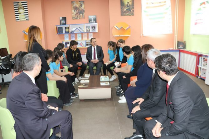 İ̇stanbul’dan Hakkari’ye Kitap Köprüsü