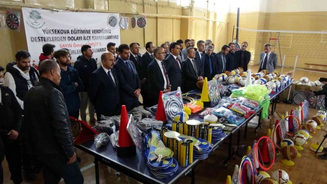 Yüksekova’daki Okullara 350 Bin Tl Değerinde Spor Malzemesi Desteği