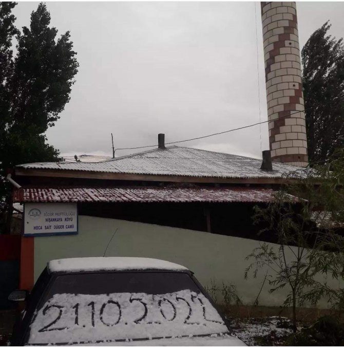 Iğdır’ın Yüksek Kesimlerindeki Köylere Kar Yağdı