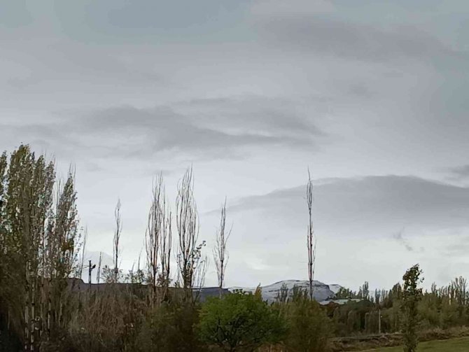 Iğdır’ın Yüksek Kesimlerindeki Köylere Kar Yağdı