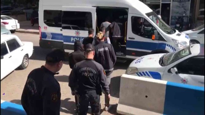 İ̇zmir Polisi Zehir Tacirlerine Göz Açtırmıyor: 4 Gözaltı