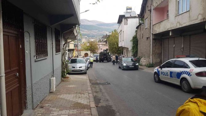 Operasyona Giden Polislere Saldırı: 3 Yaralı
