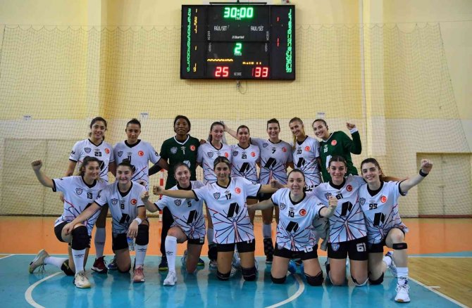 "Mavi Kelebekler", Deplasmanda Adasokağı Sk’yı Mağlup Etti