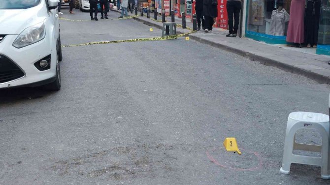 Husumetlisini Sokak Ortasında Vurdu