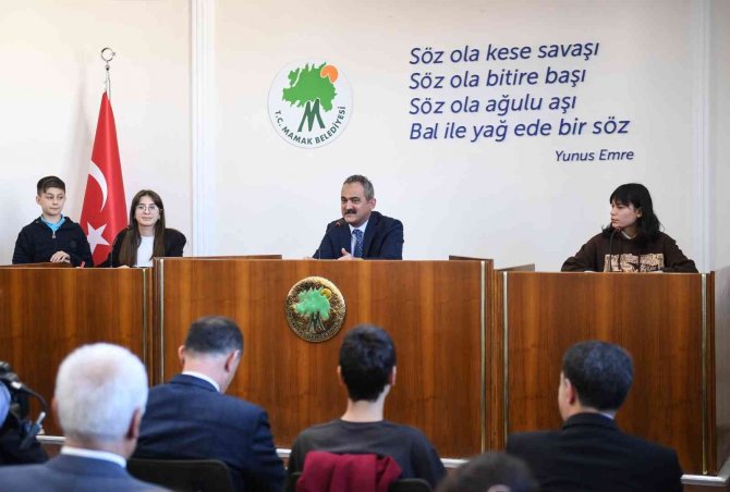 Bakan Özer: “Türkiye’deki Çırak Ve Kalfa Sayısı 900 Bin 675’e Yükseldi”