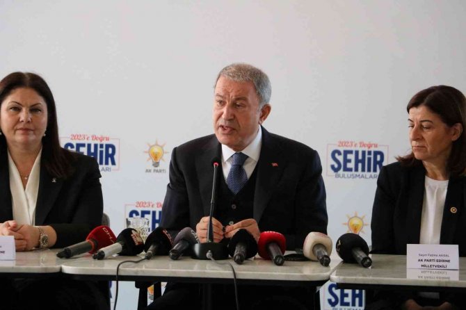 Bakan Akar: "Yunan Adaları Silahlandırılıyor"