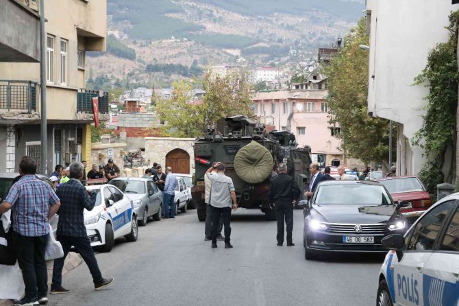 Kahramanmaraş’ta Operasyona Giden Polise Saldırı: 3 Polis Yaralandı, 1 Şüpheli Ölü Ele Geçirildi