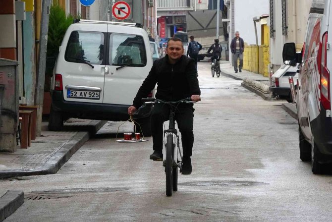 Bu Da İki Tekerli Çaycı